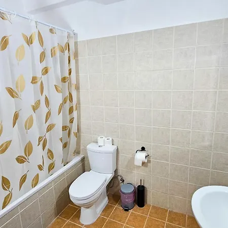 アパート Sky Line Apartment, 150m From Chabad Lubavitch ラルナカ